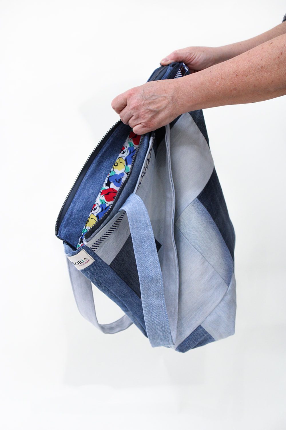 Borsa patchwork di jeans - sartoria sociale - moda etica Borsa patchwork di jeans - sartoria sociale - moda etica